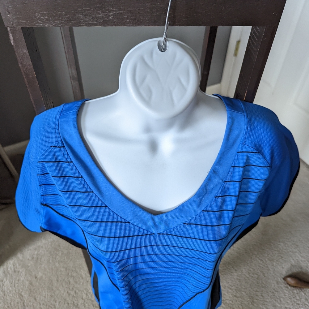 Bolle Blue Fitted Active Shirt Size Large - Picture 2 of 9